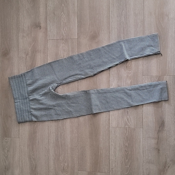 Zac & Rachel Missy Houndstooth Fleece Leggings - Picture 2 of 6